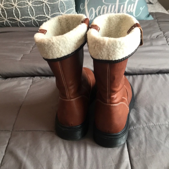 Winter boots women’s size 9 - Picture 2 of 4